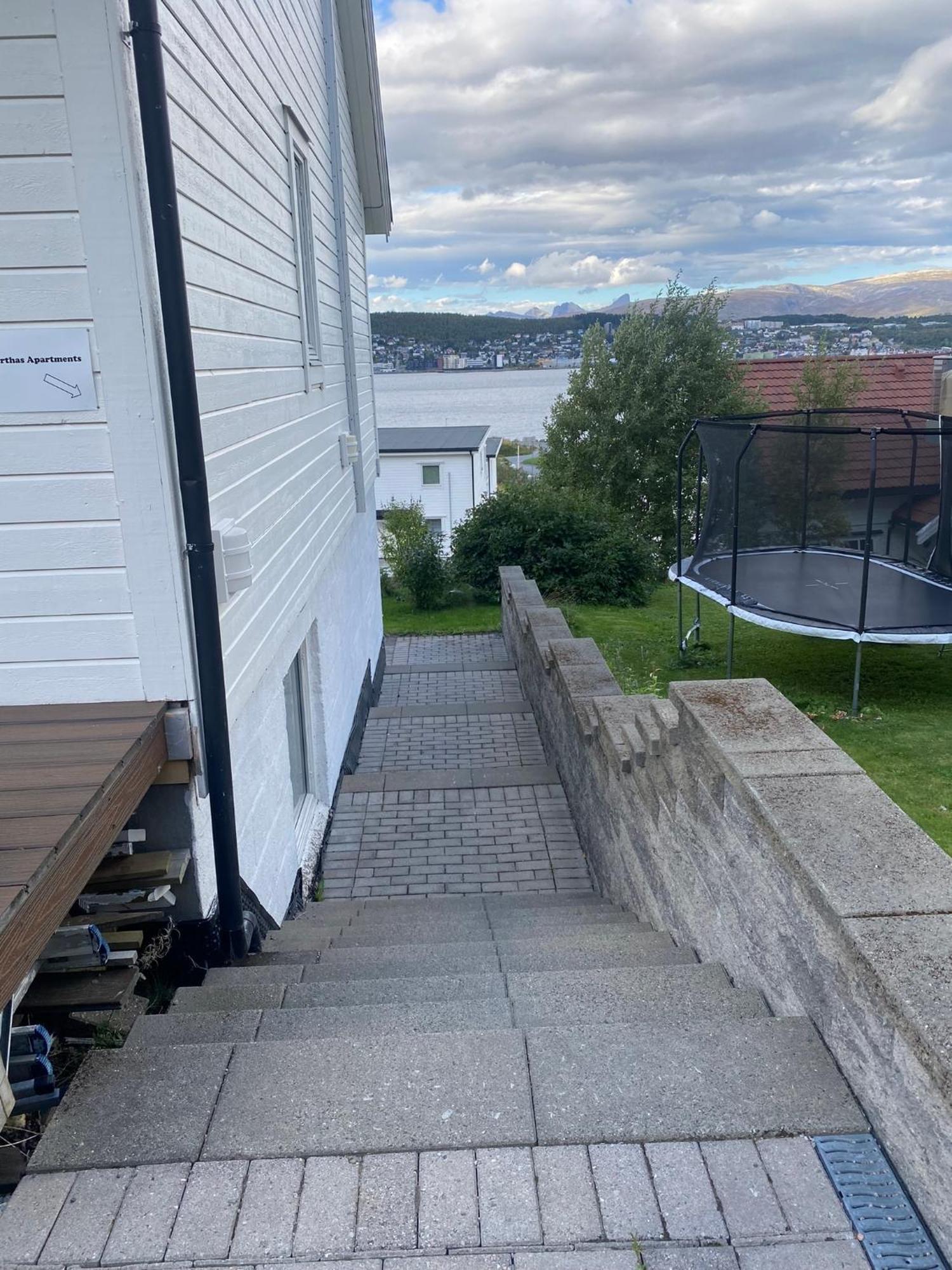 Leilighet Polar Cozy - With View And Free Parking Tromsø